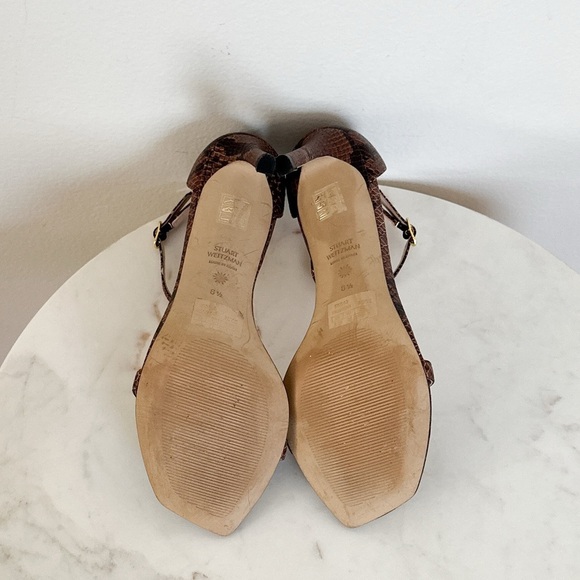 NEW Stuart Weitzman Amelina 95 Snake Embossed Sandals Nudist Brown Size 8.5 - Picture 7 of 7